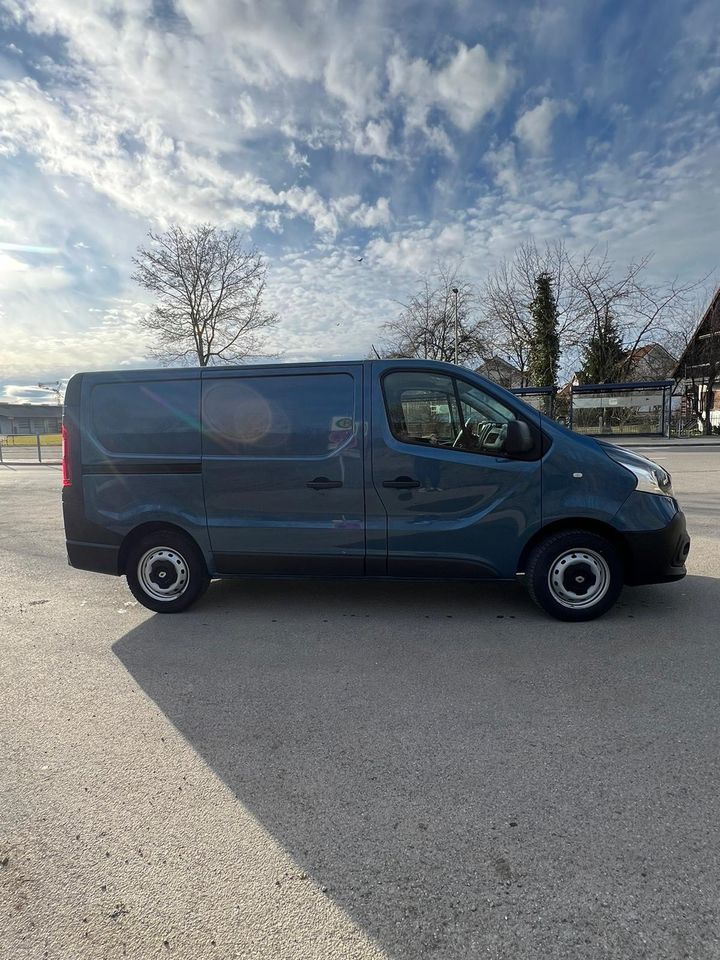 Renault Trafic Transporter L1H1 in Graben (Lechfeld)