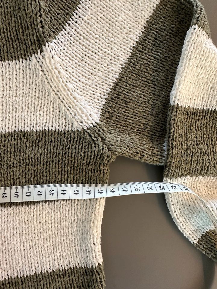 Schöner Strickpulli von Concept E.B. mit Blockstreifen in Esslingen