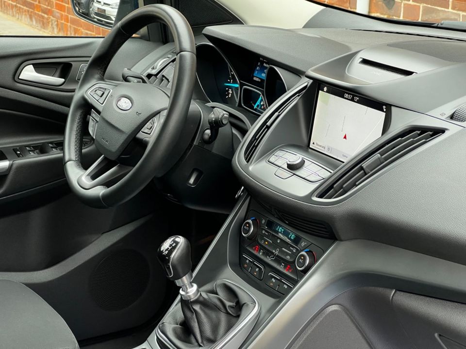 Ford Kuga Cool&Connect*SHZ/CARPLAY/PDC/NAVI/VOLL/TOP* in Eystrup