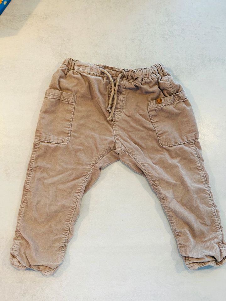 Cordhose braun H&M Gr. 92 in Gießen