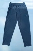 Nike Vintage Trackpants schwarz grau Gr. L straightleg baggy y2k Nordrhein-Westfalen - Krefeld Vorschau