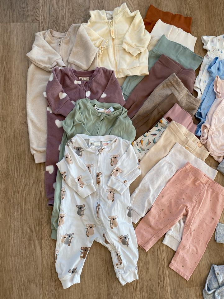 Kleiderset 42 Teile in Größe 56, super Zustand, H&M, Topomini in Bad Neustadt a.d. Saale