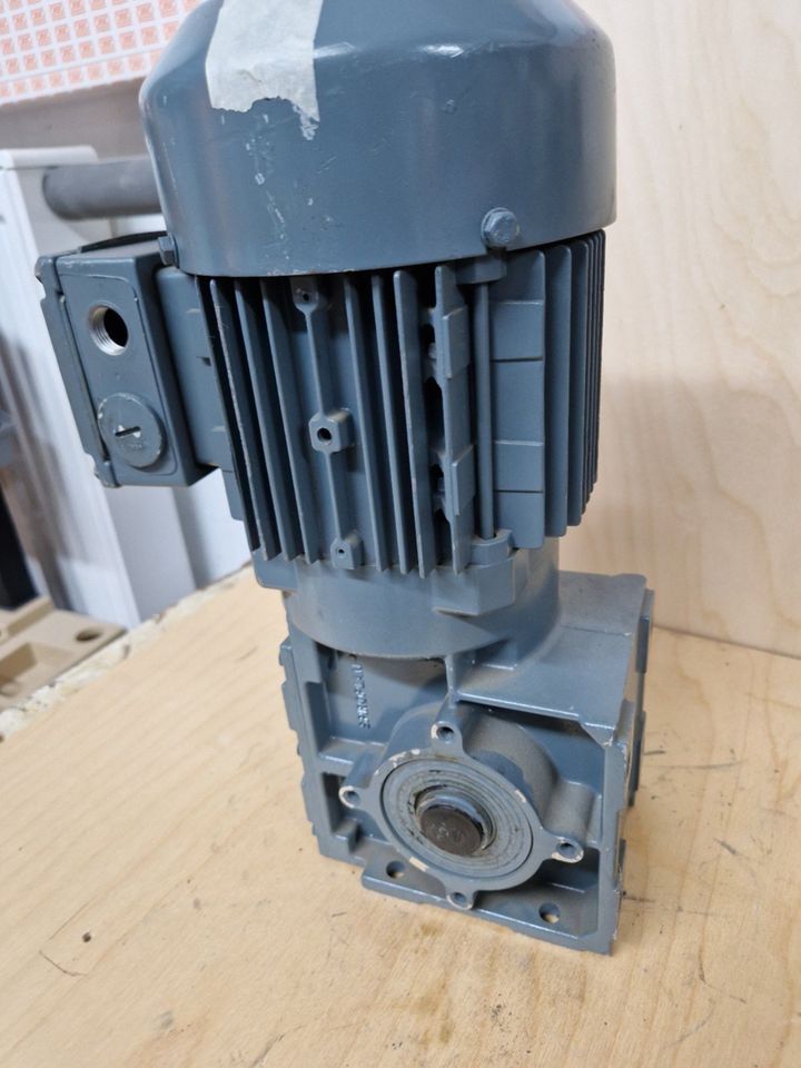 16 SEW Eurodrive Motor WA30 DT71D4/TF 0,37Kw n50 in Irschenberg