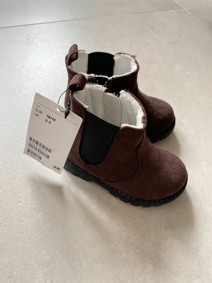 Baby Schuhe Stiefel gefüttert Leder braun neu mit Etikett in Marl