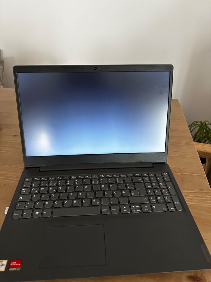 Laptop | Lenovo 15 Zoll V15  ** gebraucht ** in Freystadt