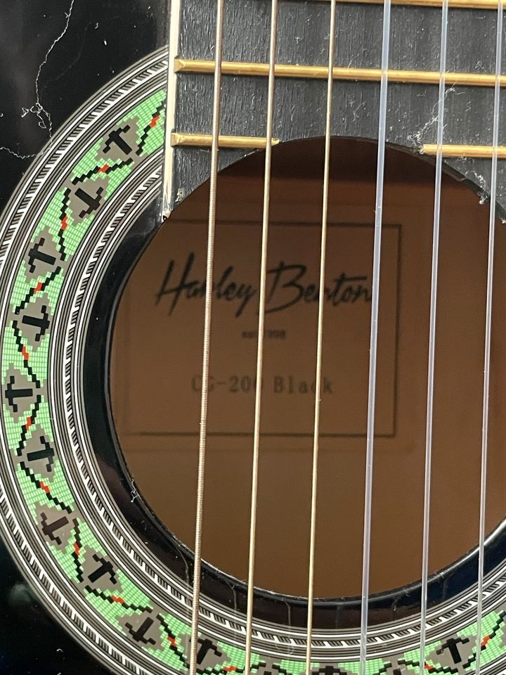 Harley Benton Gitarre schwarz in Wölfersheim