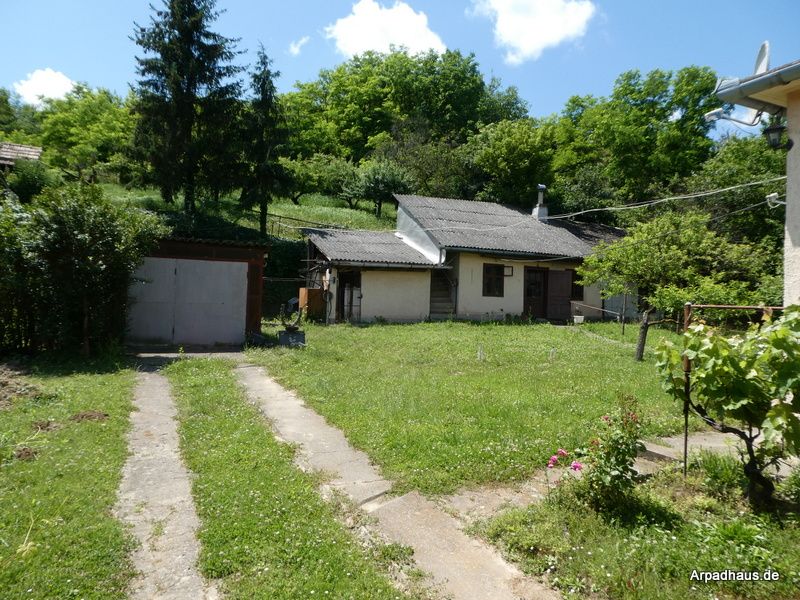 Ungarn, ruhig gelegenes Haus in einem kleinen Städtchen in Ungarn in Templin