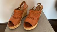 Chloe Sandalen mit Keilabsatz Leder 38,5 Nordrhein-Westfalen - Olpe Vorschau