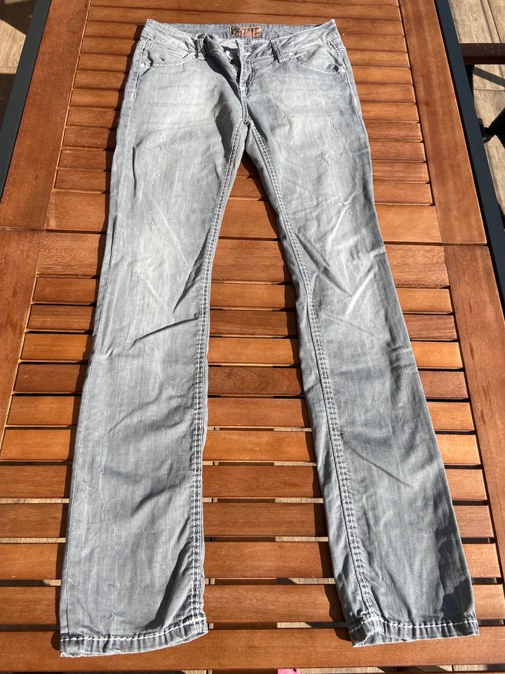 Soccx Jeans grau 30/34 in Haselbachtal