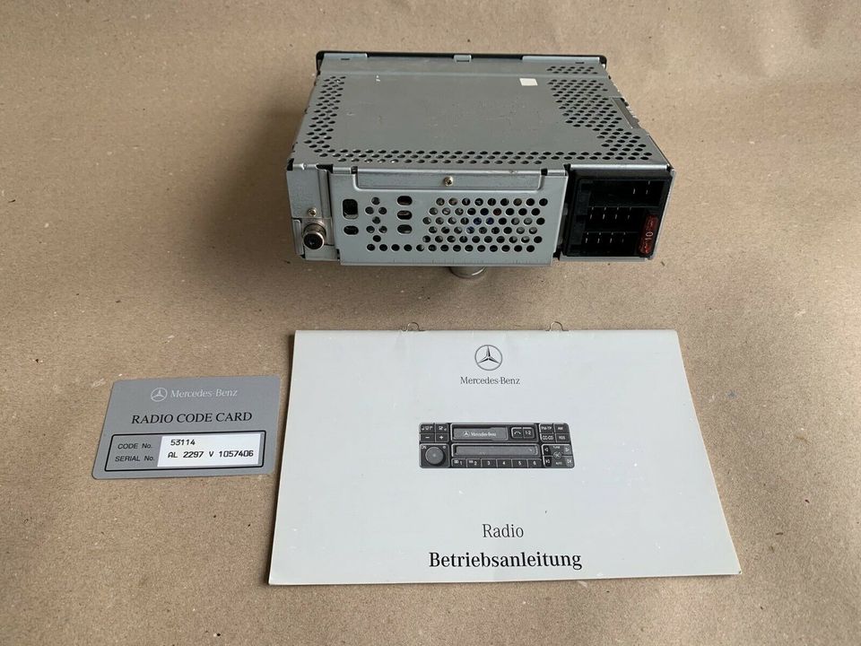 Mercedes-Benz Autoradio Radio mit Betriebsanleitung A 1708200086 in Hanau