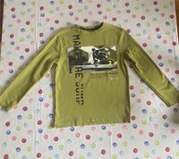 Langarmshirt Gr.134/140 von C&A für Jungs olivgrün Berlin - Hohenschönhausen Vorschau