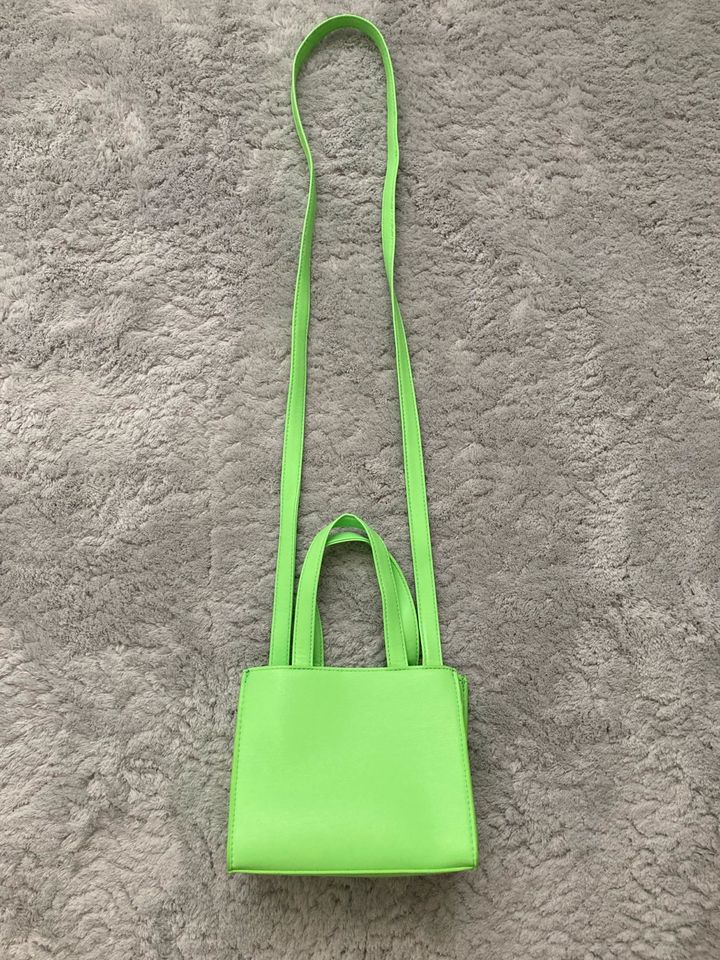 H&M Umhängetasche klein neon grün NEU in Hamburg