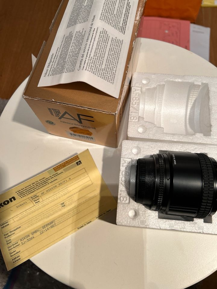 Nikkor AF 85mm f/1,8 Nikon in Stuttgart