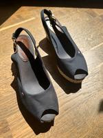 Tommy Hilfiger Sandalen Gr. 39 Berlin - Pankow Vorschau