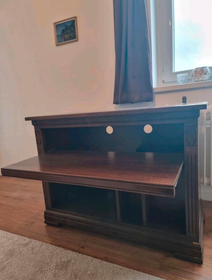 Zu Verschenken holz kommode, wooden chest of drawers, TV schränke in Berlin