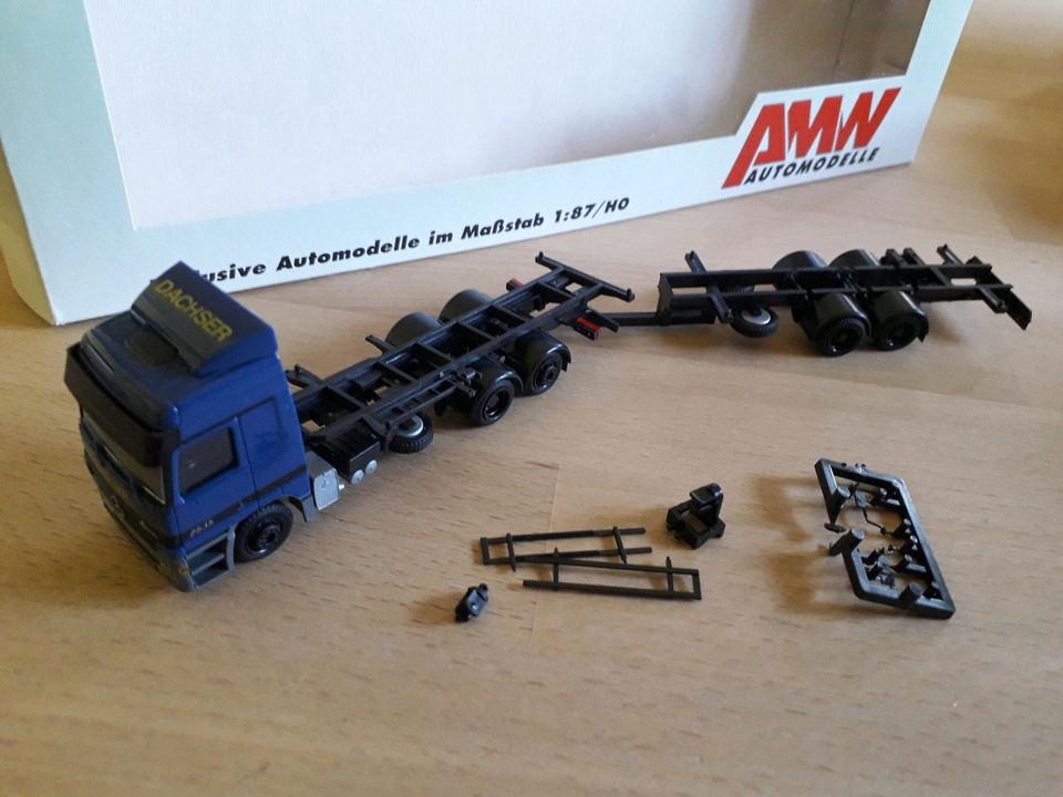 AWM 1/87 H0 MB Actros Dachser Fahrgestell ohne Wechselbrücken in Rosenheim