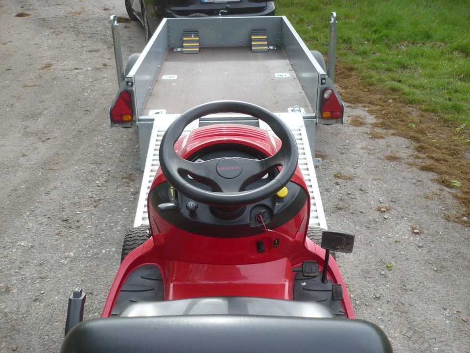 Honda Rasentraktor HF 2417 mit Transportanhänger zu vermieten in Ganderkesee