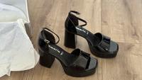 Tamaris Absatzsandalen Größe 38, Neu & Ungetragen Nordrhein-Westfalen - Euskirchen Vorschau