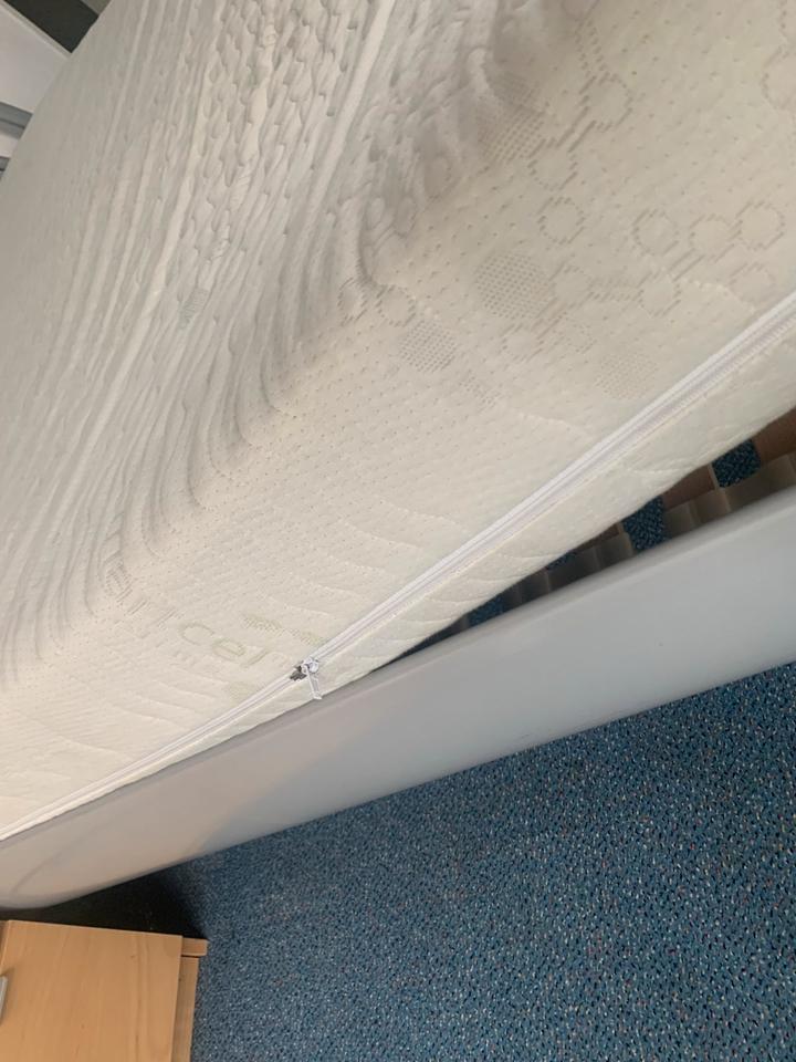 Eltern Bett 180 x 200 mit Ergonomischer SmartCel Matratze in Berlin