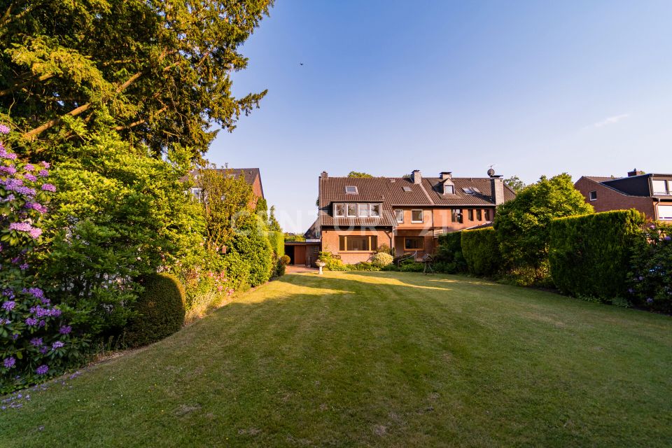 Geräumiges Reihenendhaus mit großem Grundstück in der Stadtmitte von Krefeld / Baackeshof in Krefeld