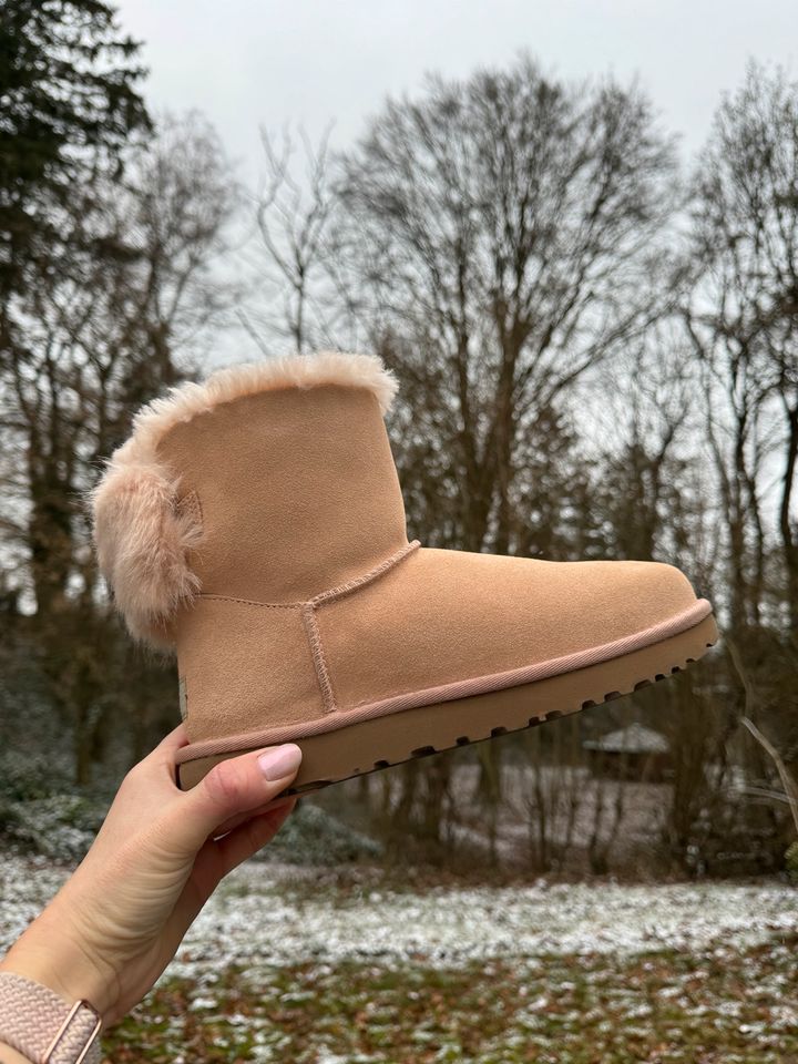 UGG Mini Emmie Bow Ecru rose 39 in Hadamar