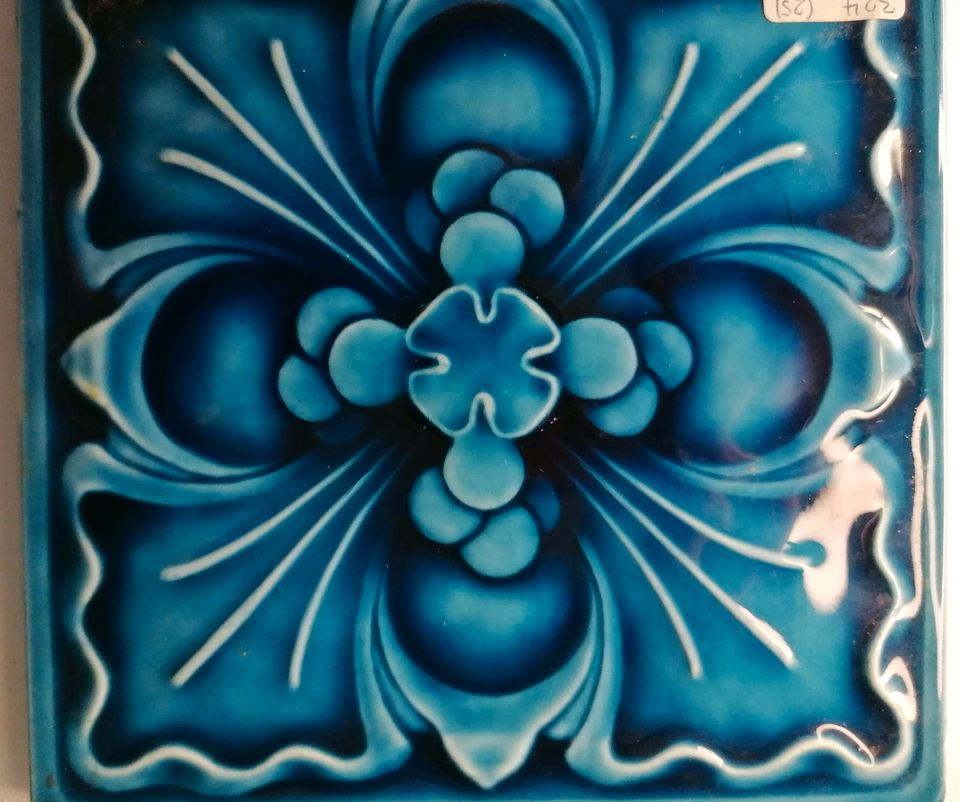 Jugendstil -Antike  VilleRoy & Boch Fliese Motiv blaue Blume Rari in Wiesbaden