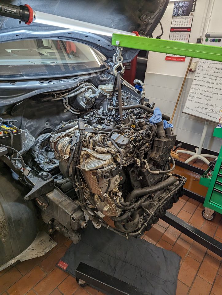 Motorinstandsetzung VW Touareg 3.0 TDI CRC CRCA Motor Reparatur in Löhne