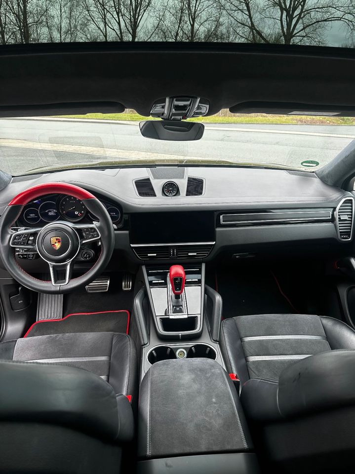 Porsche Cayenne Coupe GTS (Große Inspektion Neu) in Bottrop