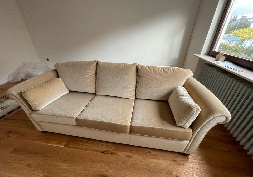Beige Couch Vintage in Groß-Gerau
