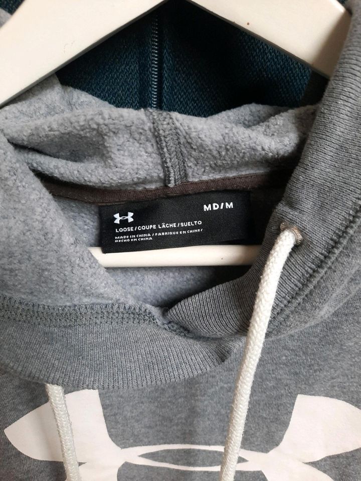 Under Armour Hoodie Gr. M grau in Frankfurt am Main