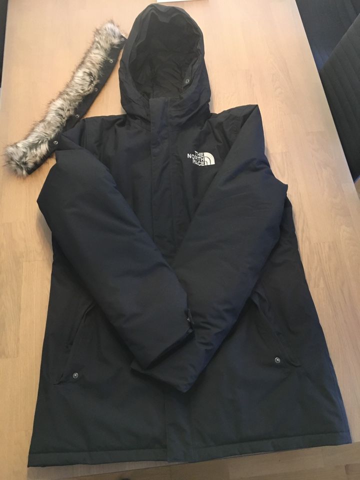 The North Face zaneck Jacke Parka M Mantel in Poing