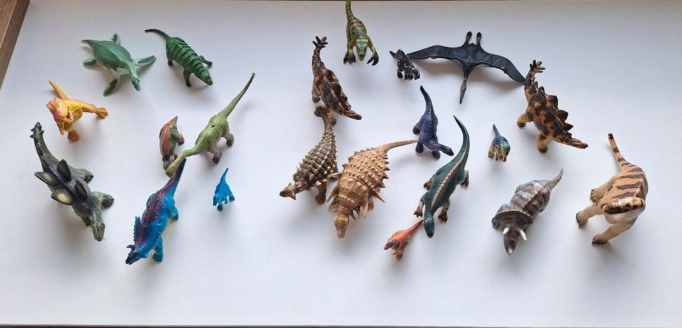 Schleich Dinosaurier Sammlung / und weitere Dinos nicht Schleich in Burgwedel