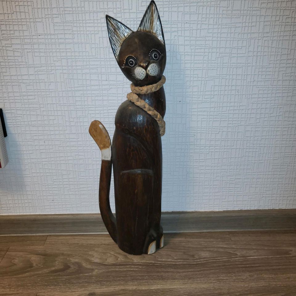 Katze aus Holz in Illingen
