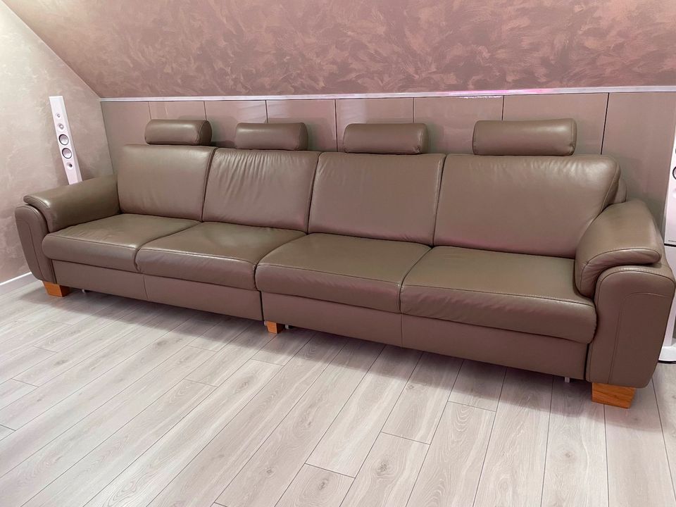 Ledercouch mit Schlaffunktion - 340cm in Rostock