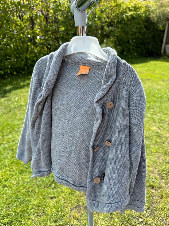 Pusblu Strickjacke grau 74 in Ritterhude