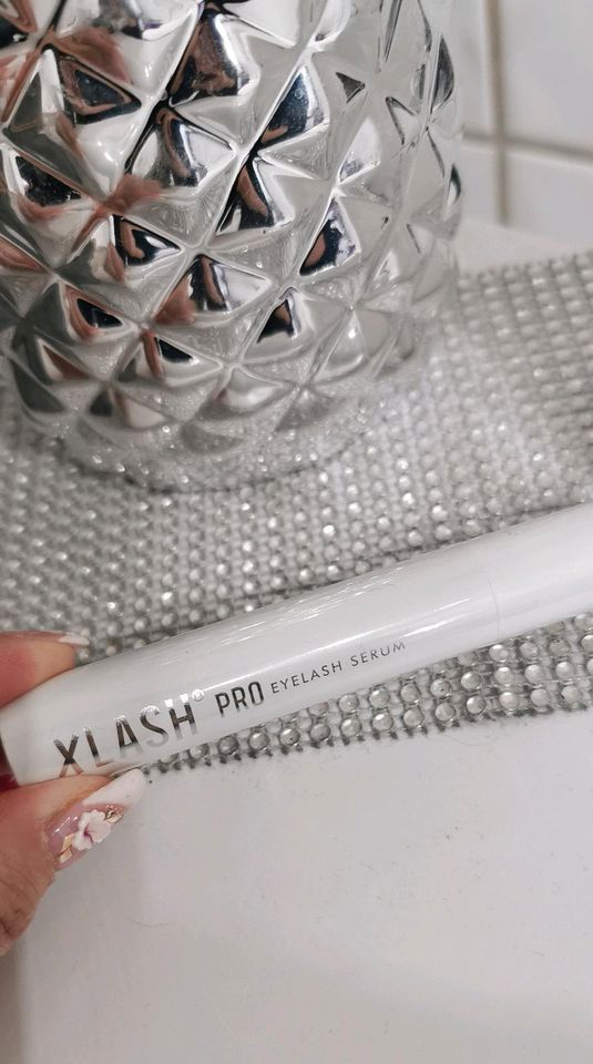 Xlash Pro Wimpernserum 9ml Neu in Unterbreizbach