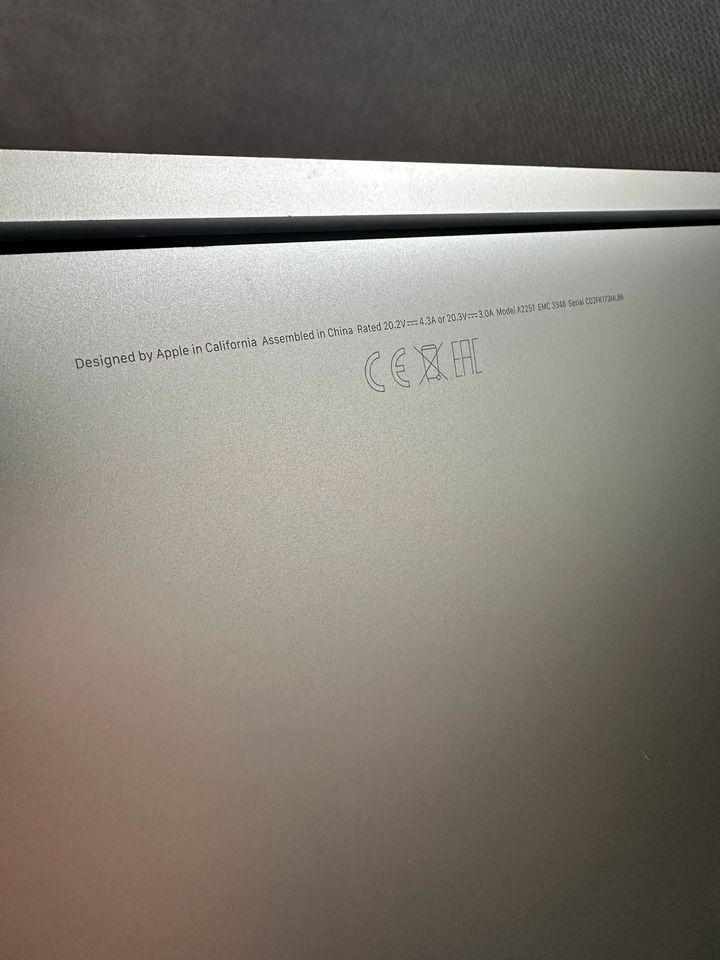 MacBook Pro 13” i7 32GB 1TB Festplatte A2251 2020 in München