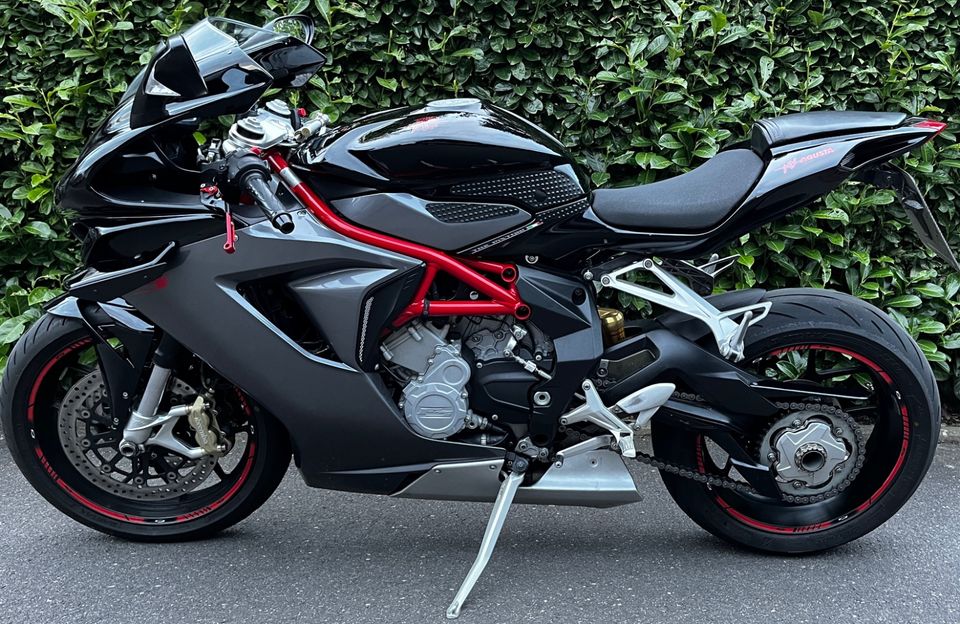 MV Agusta F3 675 Inspektion gemacht sehr gepflegter Zustand in Bergheim