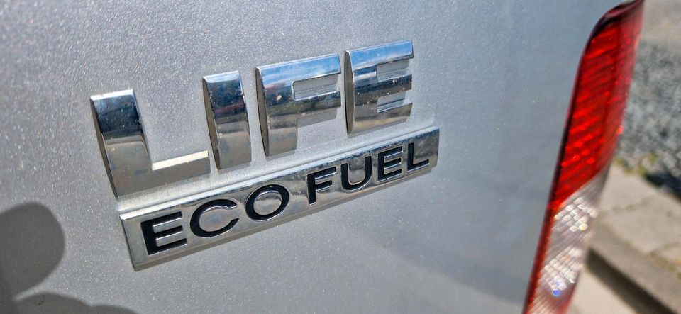 VW Caddy 2.0 Benziner / Erdgas " TÜV beim kauf neu in Wunstorf