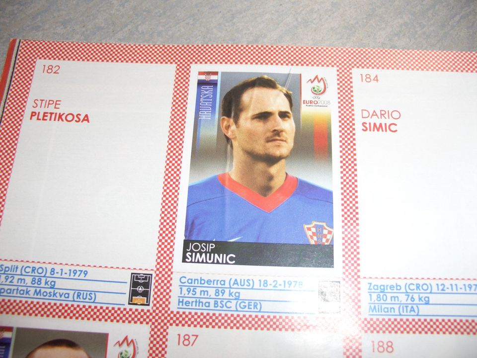 Panini EM 2008 Österreich Schweiz mit 95 Stickern teilbeklebtes A in Eschborn