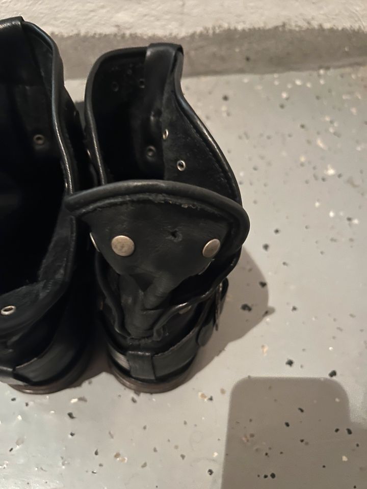 Buffalo Boots Biker Boots 40 Nieten Stiefeletten schwarz in Remscheid