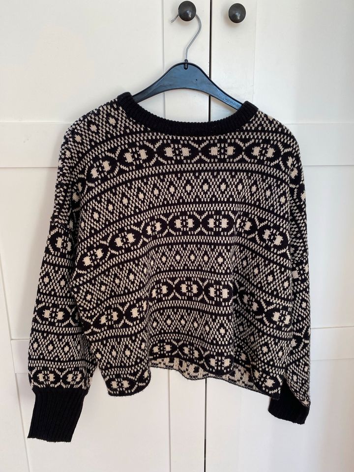 Strickpullover von Only cropped Pullover schwarz weiß gemustert in Schlesen