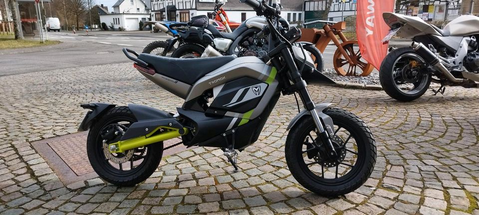 Tromox Mino B Elektro Motorrad, Moped in Kirchhundem