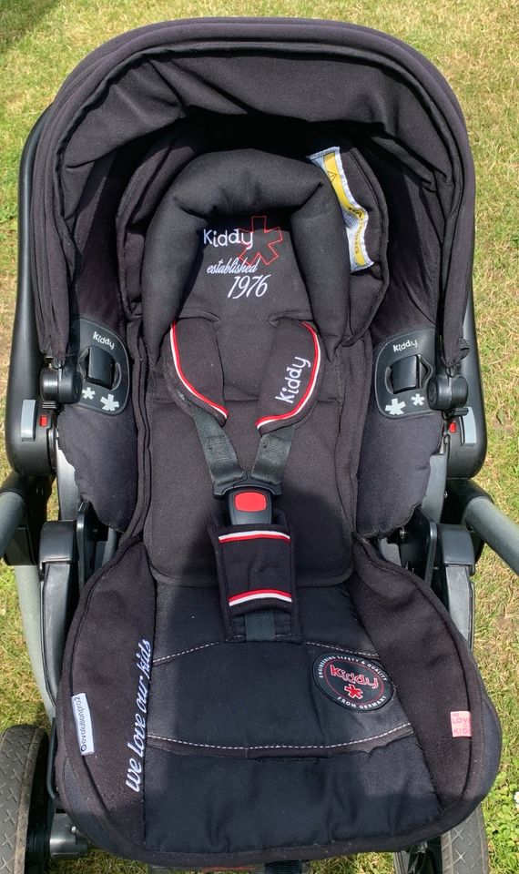 Kiddy Babyautoschale + Isofix Station in Duisburg