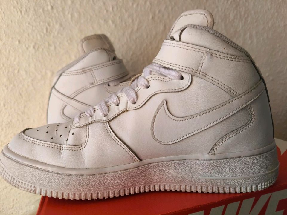 Nike Air Force 1 Mid '07 EU 38,5 Weiß Triple White in Lüneburg