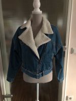 Pull & Bear Jeansjacke mit Fell cropped Nordrhein-Westfalen - Lippstadt Vorschau