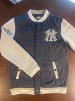 New York Yankee Jacke aus dem Yankee Stadium Größe M Berlin - Hohenschönhausen Vorschau