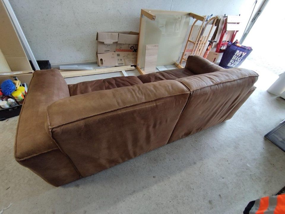 Couch aus Leder in Kolkwitz