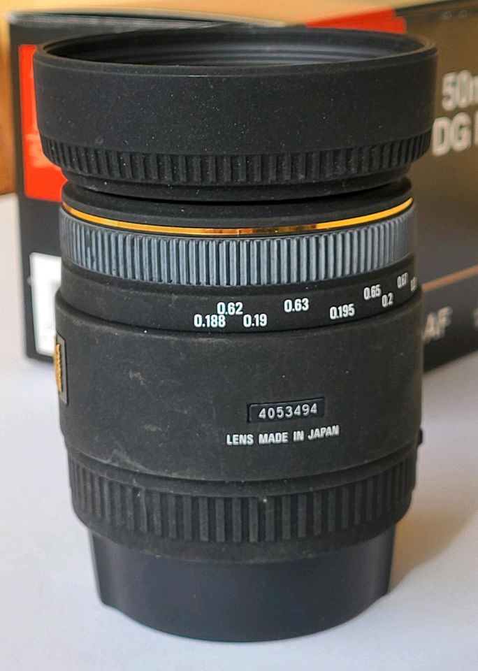 Sigma 50mm F2.8 DG EX MACRO Objektiv für Canon Makrobjektiv in Bruchköbel