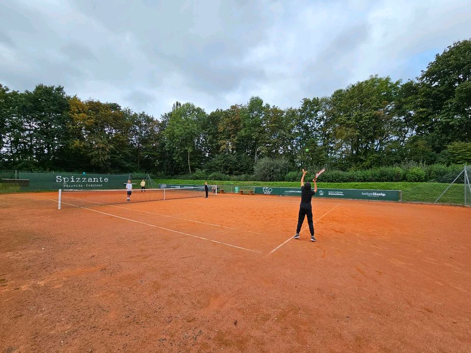 Suchen Tennistrainer/ Tennistrainerin in Postau